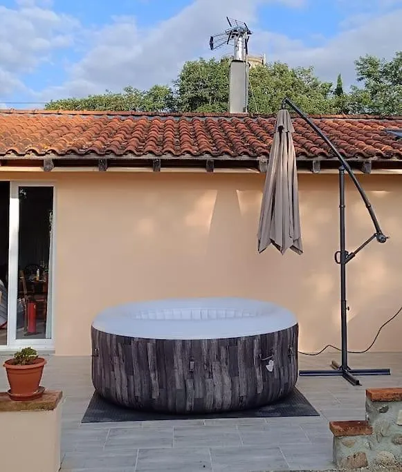 Sous Le Chateau Montaut  0*, Montaut (Ariege)