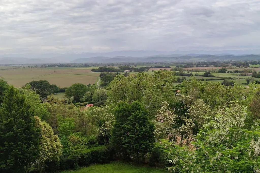 Sous Le Chateau Montaut  Montaut (Ariege)