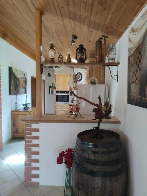 Sous Le Chateau Montaut  0*, Montaut (Ariege) France
